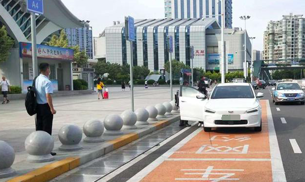 北京网约车司机跑“上班模式”，每日流水需达500+，老司机有话说！