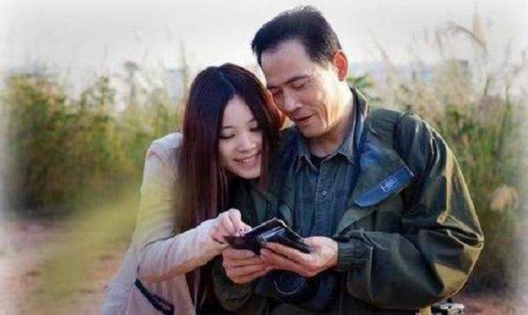 分手仅3个月,女友闪婚40岁大叔,还发朋友圈炫耀,最后下场悲惨