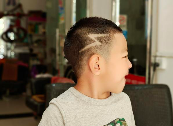 蔬菜 新帅气小男孩发型14款，时尚有型真精神，爸爸妈妈快收藏