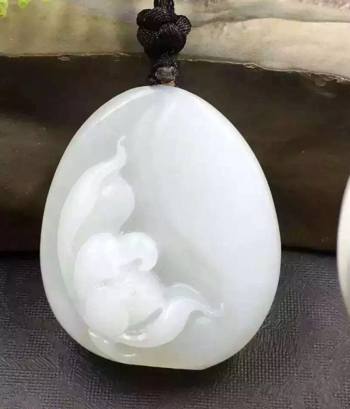 艺术品|和田玉最主要的分清点,搞懂什么是商品,什么是可观赏的艺术品