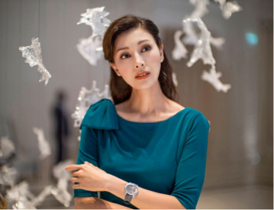 李嘉欣|李嘉欣最美是鼻子,亚洲人里鼻子长这么好真是太难得!尤其女人!