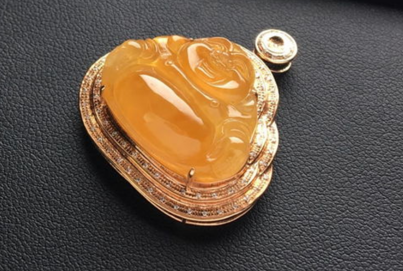 翡翠|什么翡翠会和我们相伴一生?翡翠与人的关联,一生陪伴难以割舍