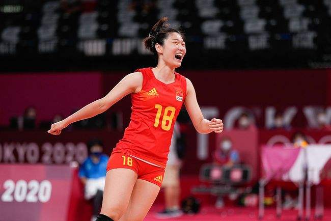 王梦洁|女排成员改朝换代，王梦洁无缘集训，17岁王逸凡成为潜力猛将