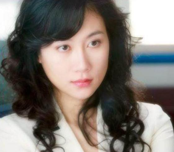 温峥嵘|演技出众？混迹娱乐圈20多年，温峥嵘为何不温不火？