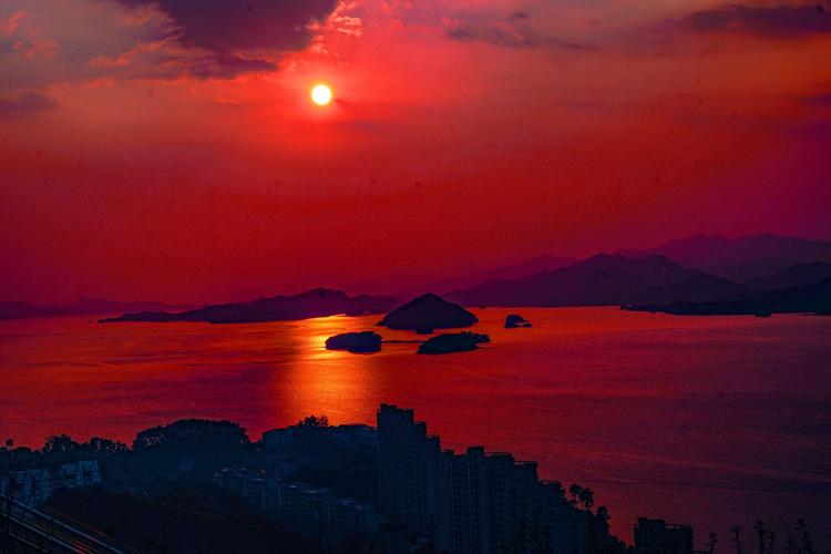 老子说:“顺为而行,非为无不为,不为无不为”