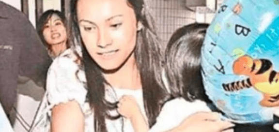 张柏芝|张柏芝姐姐近照罕曝光!五官立体混血感十足