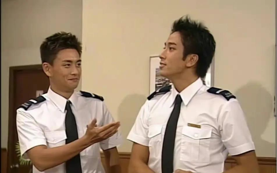 黄宗泽|63岁苗侨伟和40岁黄宗泽身材在线，中年男星的去油指南来了