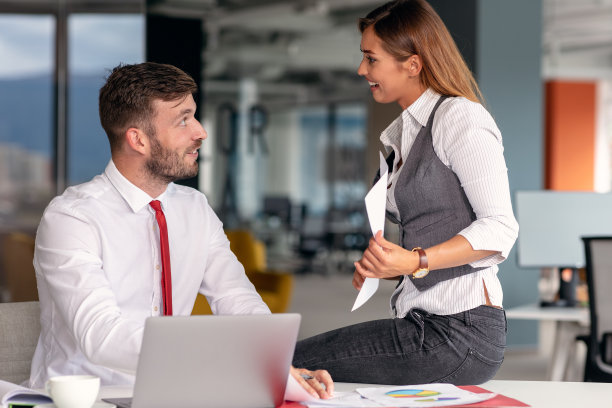 |职场上,哪怕是对领导,做到“三个一致”,达到领导对你的认可