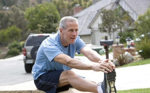 水煮鸡蛋|脑科专家：用这一姿势睡觉的人，患老年痴呆的几率较低，你符合吗