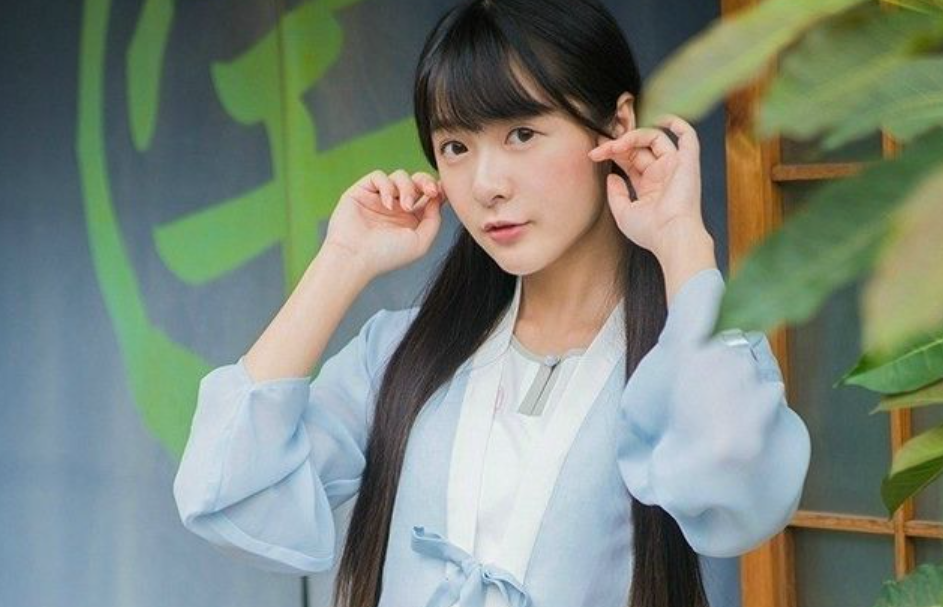 周星驰|曾是最火“星女郎”，与星爷合作后却突然消失，内幕竟是因为它！