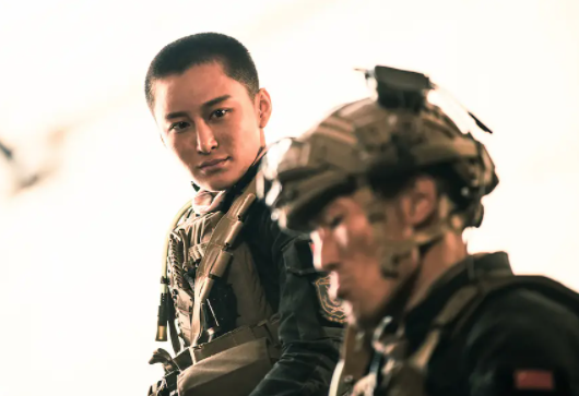 庄羽|《红海行动》蛟龙突击队最终靠什么成功营救了郑梅?