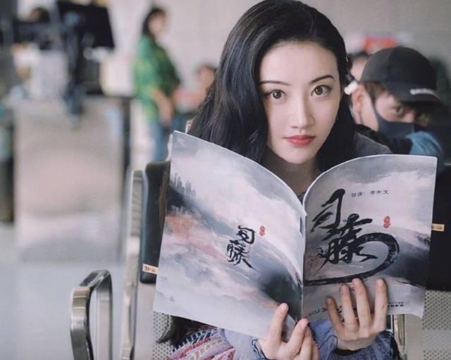 景甜|景甜年轻时有多美？17岁跳芭蕾舞如仙女，姿态真的很美