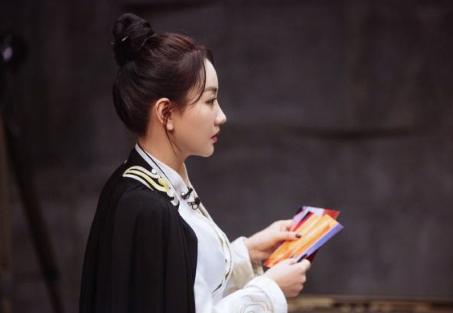 王鸥|明侦这期，王鸥张若昀乔振宇蓉侦探都很入戏，节奏整体不错