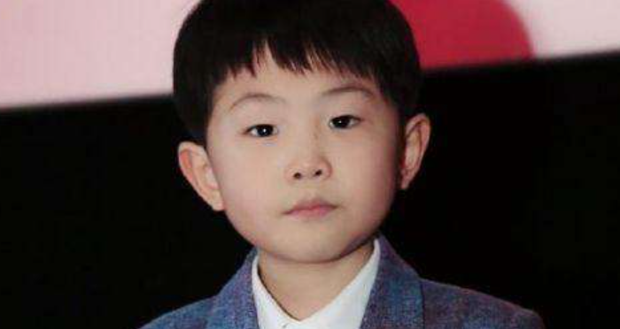 张靓颖|童星出道为什么不好？看看小小彬、阿拉蕾、张俊豪就知道了