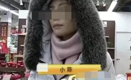 浙江杭州,女子看到上一陶瓷锅价格是2588元,离开时店员却让她必须买走