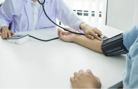 大蒜|?藏在身边的“降压冠军”已发现，不是大蒜，每天吃两口，血压嗖嗖往下降