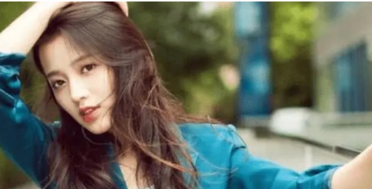 偏偏喜欢你|她是《偏偏喜欢你》中的“薛少琪”，搭档佟梦实，气质女神