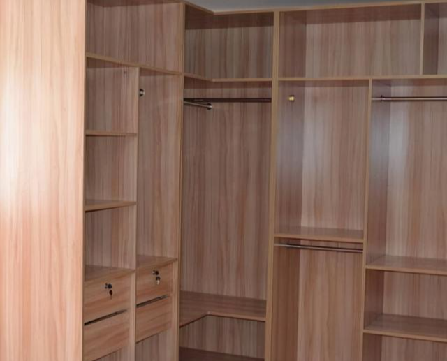 指接板衣柜真的好吗？有3个优点和3个缺点，弄清后就知道答案了