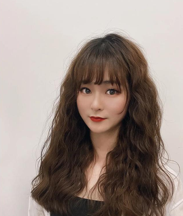 姐姐 烫烫染染就是不一样，差别真大，感觉像换个人