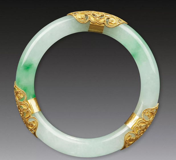 翡翠手镯|翡翠手镯之所以不好选,是因为圈口要求严格,再加上还要合眼缘