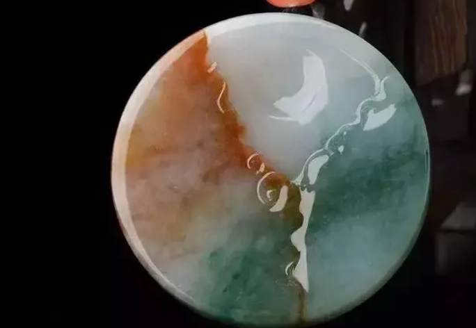 翡翠|翡翠的价格都很高吗？普通人也是买得起翡翠的，看你如何挑选了