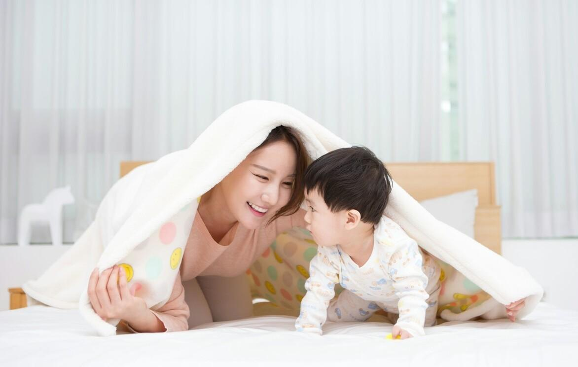 53岁婆婆退休不给带娃,拿钱给儿媳,却被怒怼:真是打发叫花子?