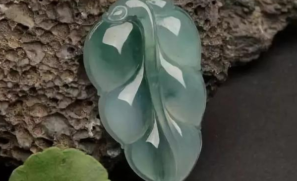 翡翠|翡翠不仅颜色繁多,且种类丰富,不同的图案寓意也有所不同