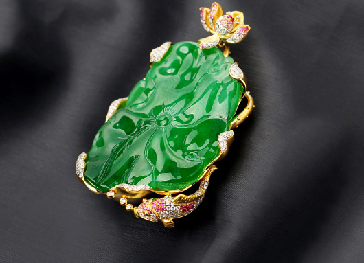 翡翠|不同年龄的人,对于翡翠饰品的需求是不同的,你是哪一类?