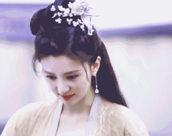 乔欣|这是仙女吧？乔欣新剧造型刷屏，网友纷纷喊话——乔妹！这个妆面可以半永久化！