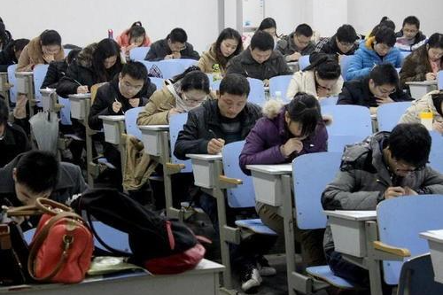 教师|公务员管理力度“加码”，不能喝酒了，很多人对此表示质疑