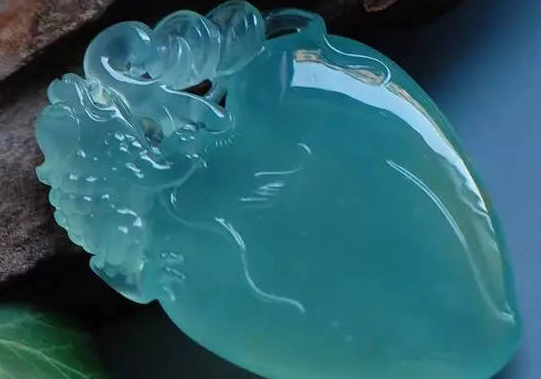 翡翠|翡翠与外国文化相结合，却高度相融，翡翠日后将走向国际化趋势