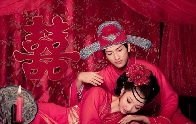 男子外出经商,娇妻在家找一相好,男子后来娶了那人老婆