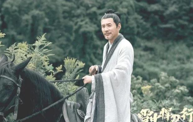 李龙基|7位被名字“误会”的男星，个个是阳刚硬汉，却有个嗲嗲的名字