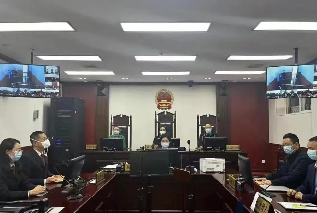 必须严惩!成都一男家教多次猥亵10岁女孩,被家长录像并报警。