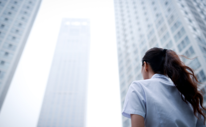 |互联网裁员风暴席卷杭州：大厂不要我，小厂怕我卷