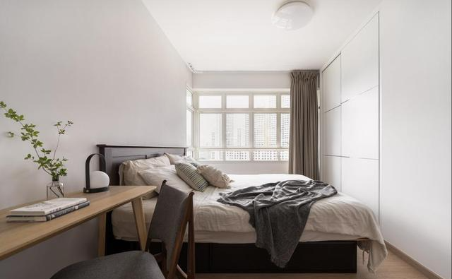 设计务实不花哨，装大量储物空间，才是这套70㎡房干净敞亮的原因