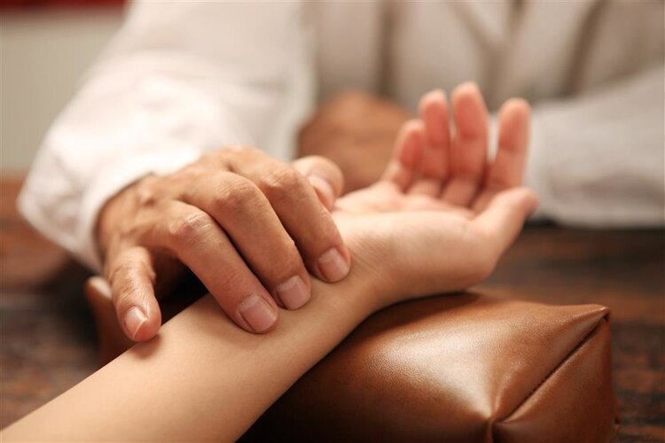 脾胃|“脾虚生百病”?医生:身体常有5种表现,可能是脾虚,及时护养