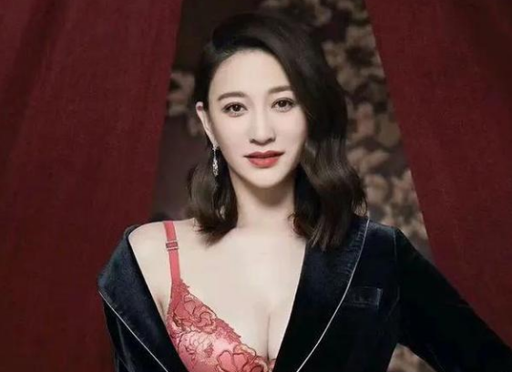 李小冉|爱笑的李小冉，光鲜亮丽的背后，有着一段不为人知的心酸故事