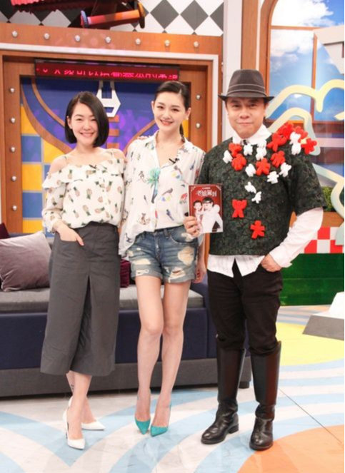 蔡康永|蔡康永，60岁发福显老态，相伴22年男朋友照片，身材魁梧很帅气