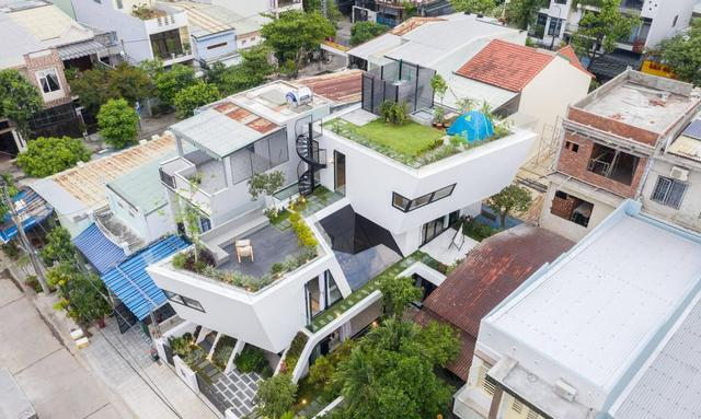 现在别墅装修流行极简风了!220㎡全屋大白墙,屋顶双露台看不腻