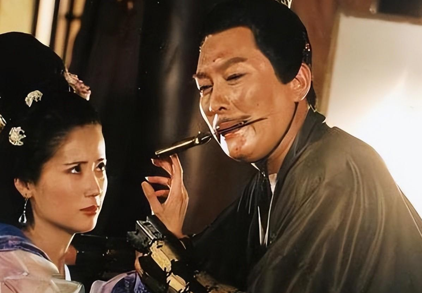 吻戏|伸舌头、嘴亲肿、忘年吻，这些“中老年”演员拍吻戏，个个辣眼睛