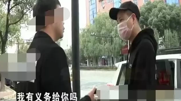 浙江杭州，大姐给理发店送了300份盒饭，讨要餐费时对方却报警