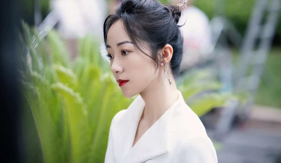 韩雪|娱乐圈真正的富家女，四五岁坐私人飞机，拍戏用自己的珠宝价值8位数