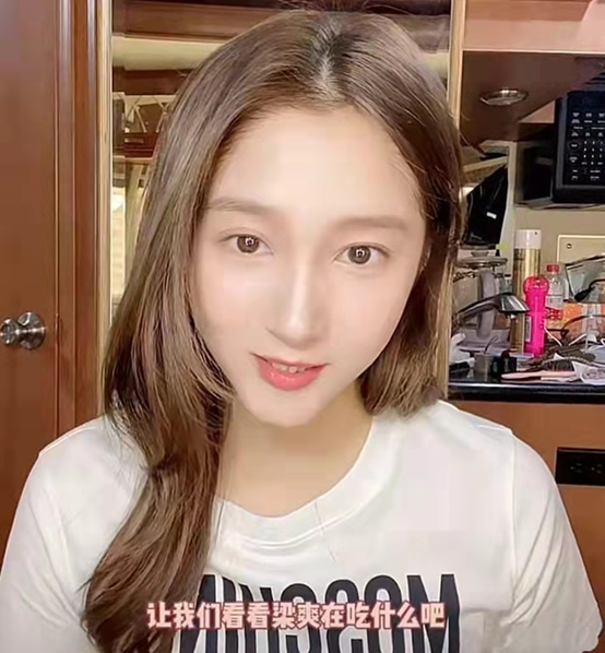 燕双鹰|国民闺女又想十八变？关晓彤鼻梁突出，网友猜疑她对脸上动手了