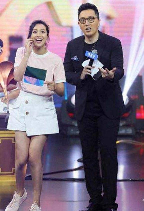 华少|华少，他究竟错在哪儿？他妻子长得不好看？所以华少就很少晒？