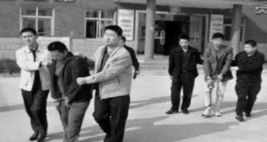 博物馆|“贼王”刘农军:闭关钻研2年,一夜盗走68件珍贵文物,价值6亿