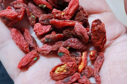 针灸|每天一杯枸杞水，65岁大爷入院，查出胃癌，医生：糊涂，这怎能常吃