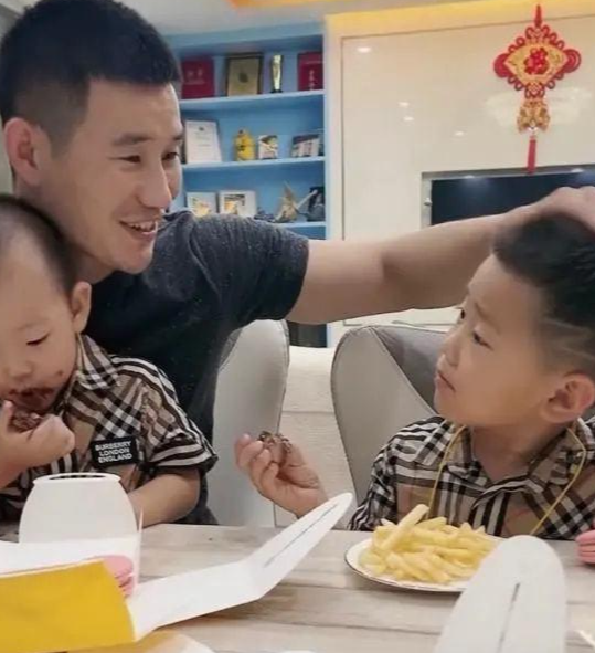 肖战|网曝谢孟伟为补税卖房,向张一山借钱遭拒,本尊发文辟谣