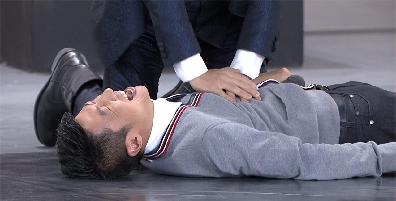 心脏病|为什么胸口会“刺痛”几秒？是心脏病吗？医生科普