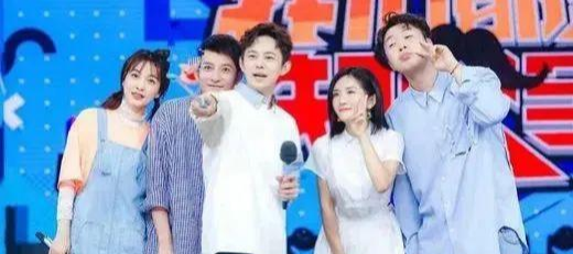 谢娜|谢娜成浪姐3主持人，张杰发文助攻！网友担心她主持能力